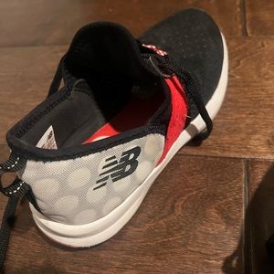 Disney New Balance Girls Minnie Tennis Shoes size 13.5